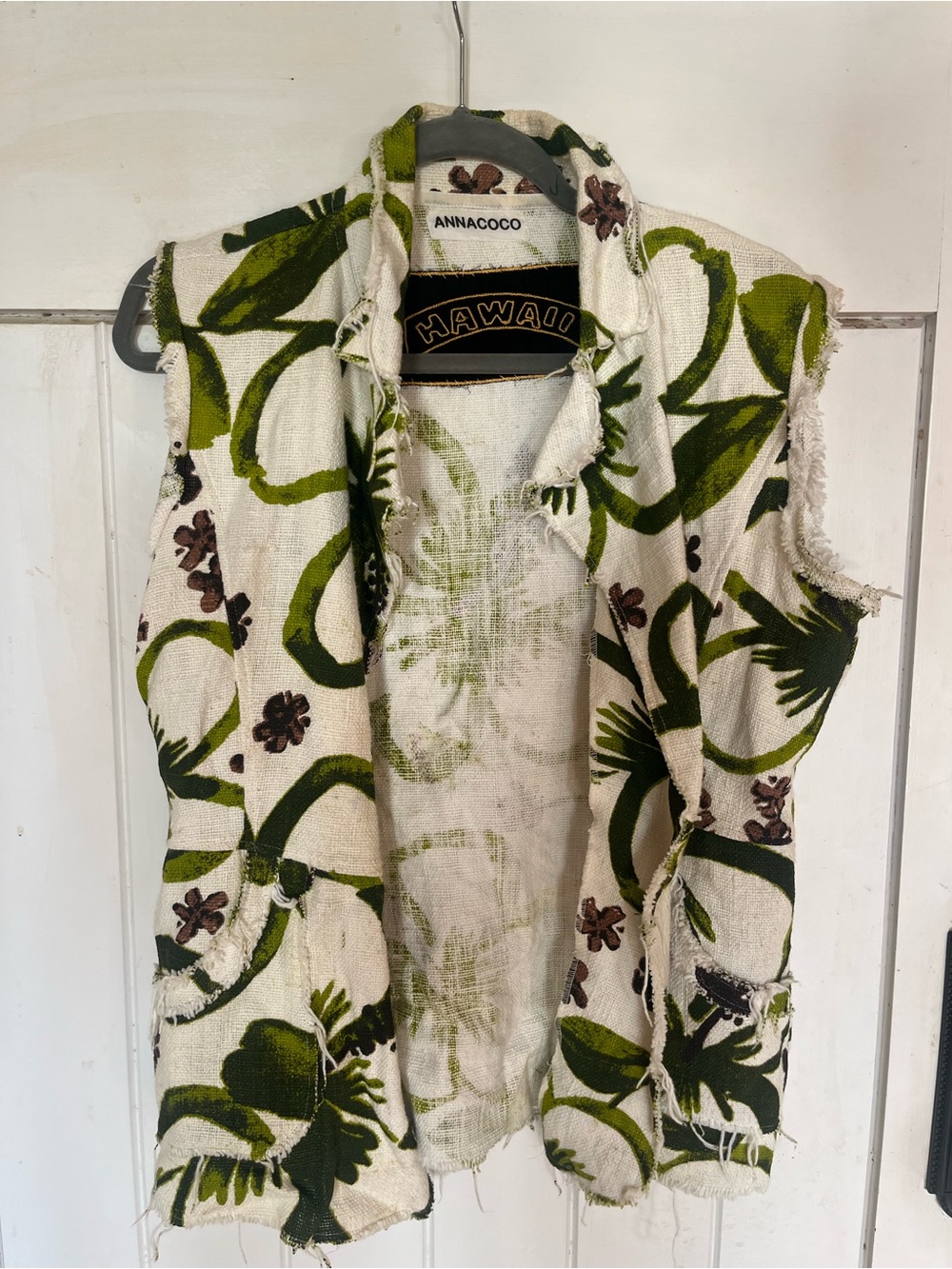 Anna Coco White & Olive Floral Sleeveless Open Tunic Vest